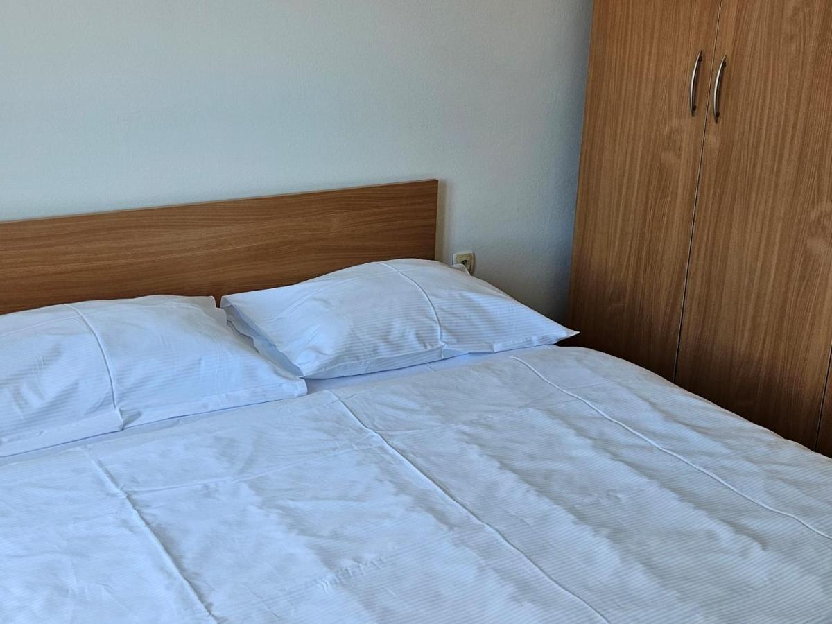 Apartments Trojak Baška Exteriör bild