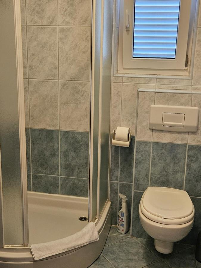 Apartments Trojak Baška Exteriör bild